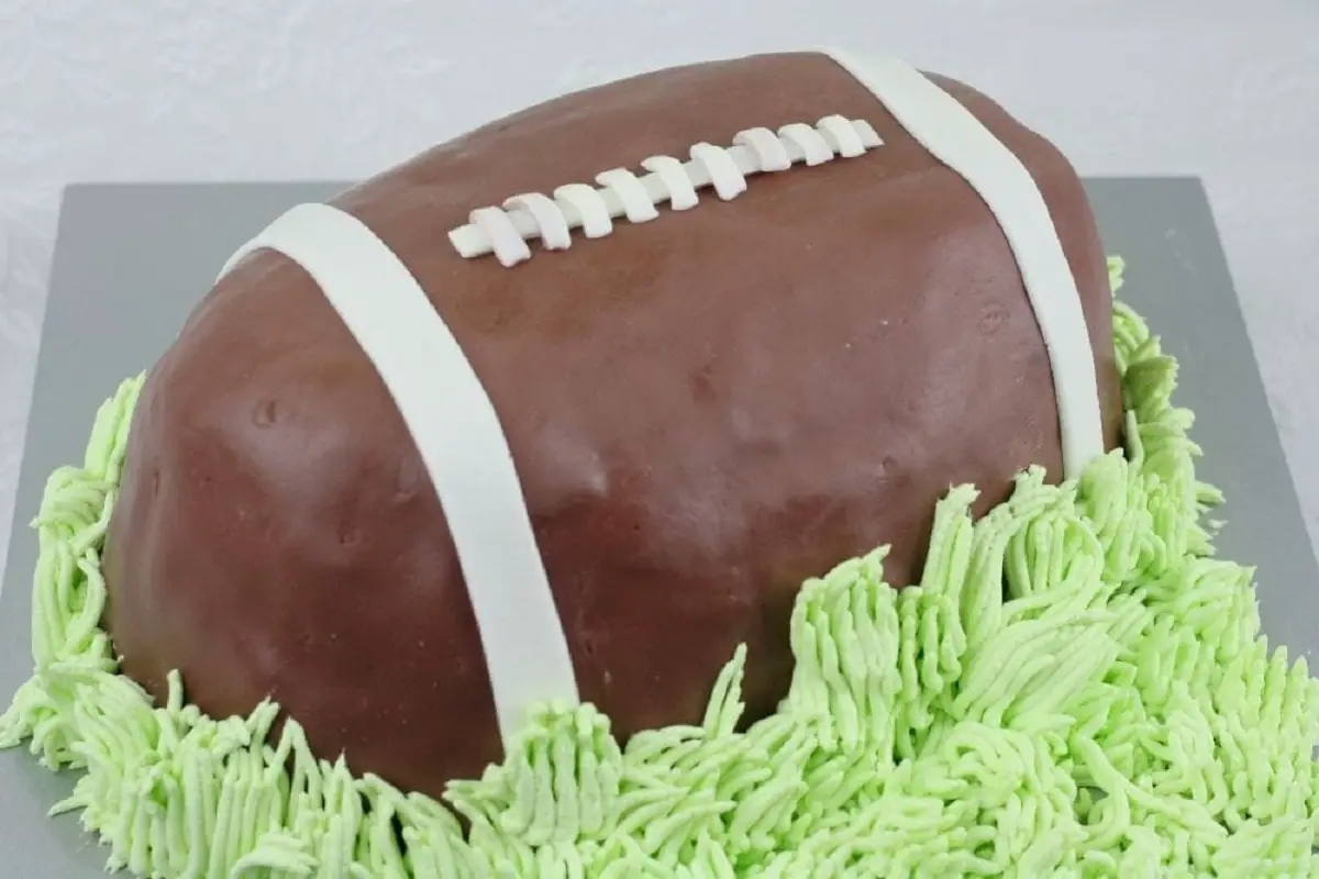 Rugby League Custom Cake | Ferguson Plarre's Bakehouse