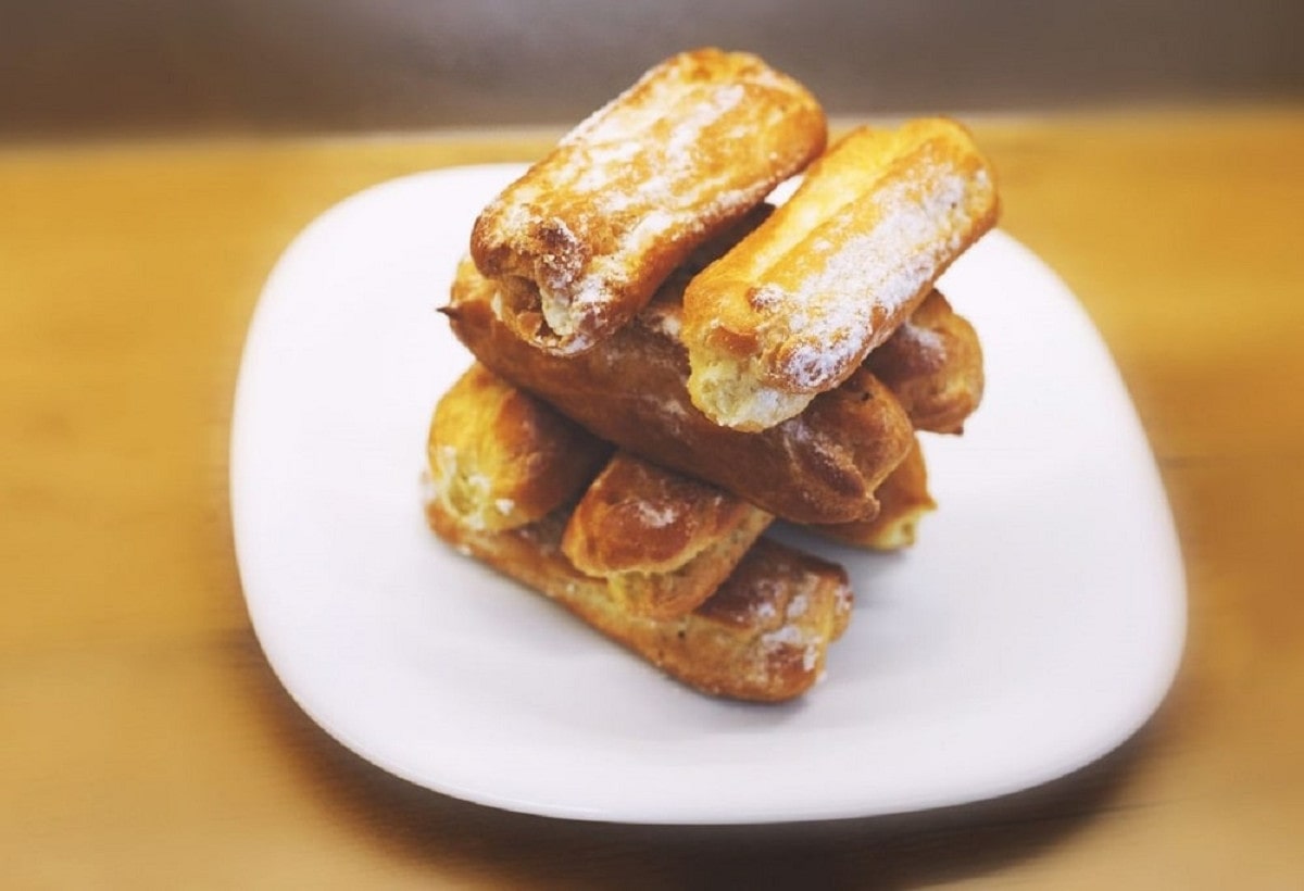 15 Easy Eclair Cake Recipes To Make At Home - What Kate Baked