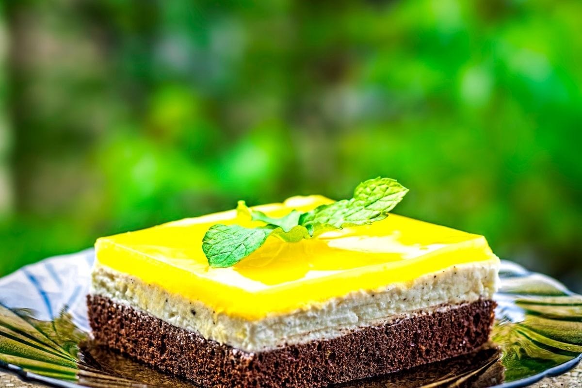 15 Easy Jello Cake Recipes To Make At Home - What Kate Baked
