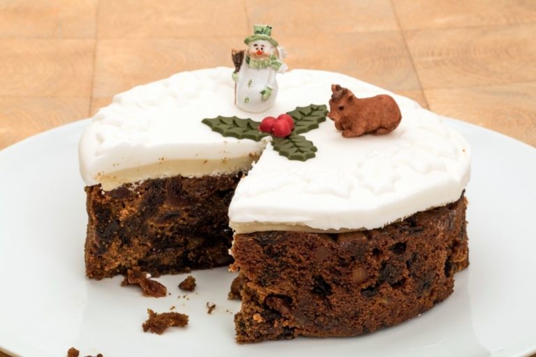 15 Awesome Cakes To Make For Christmas What Kate Baked