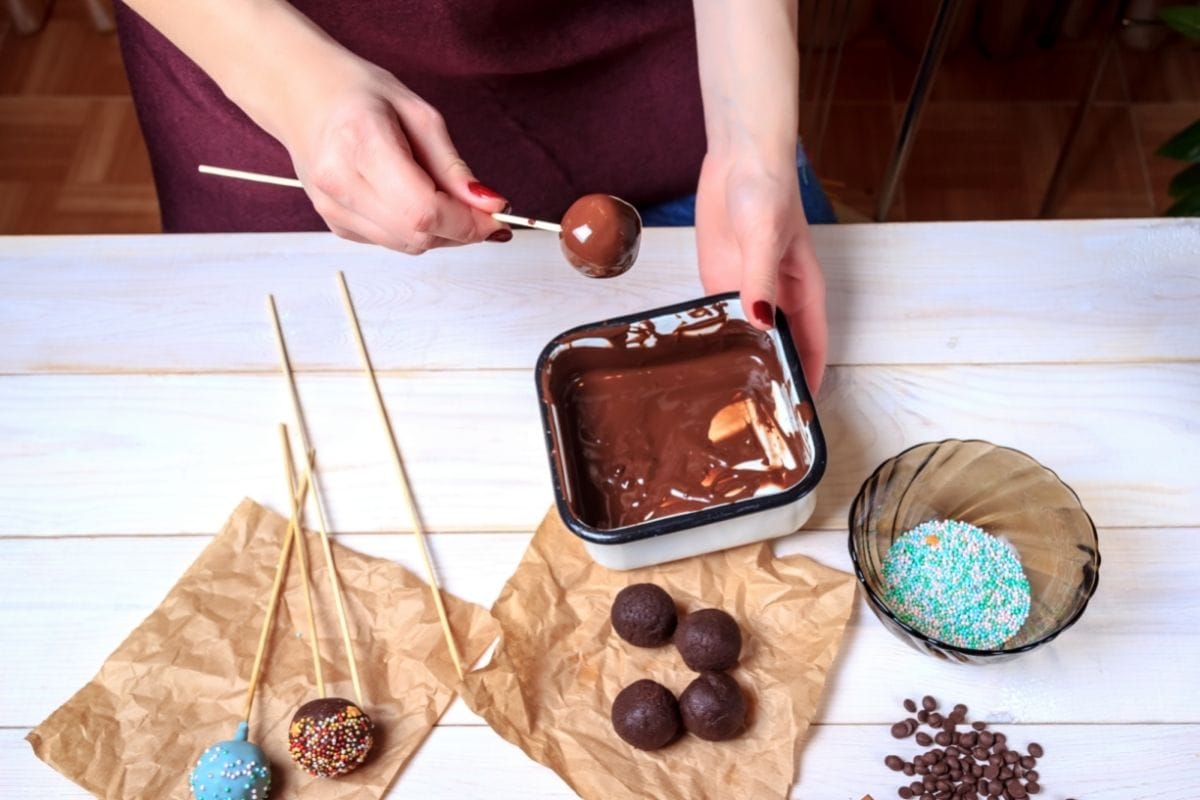 How To Make Cake Pops With Leftover Cake What Kate Baked
