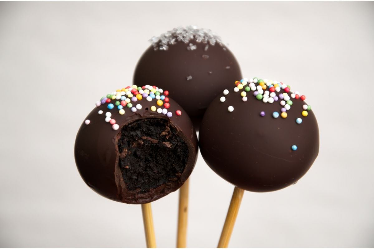 How To Make Cake Pops With Leftover Cake What Kate Baked
