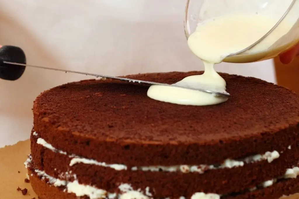 how-to-moisten-a-dry-cake-storing-cake-moist-cakes-syrup-cake