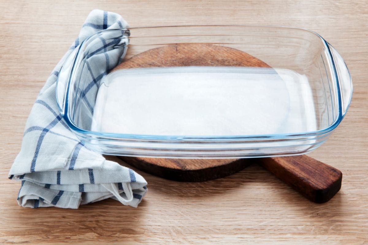 Can You Bake A Cake In A Glass Pan? What Kate Baked