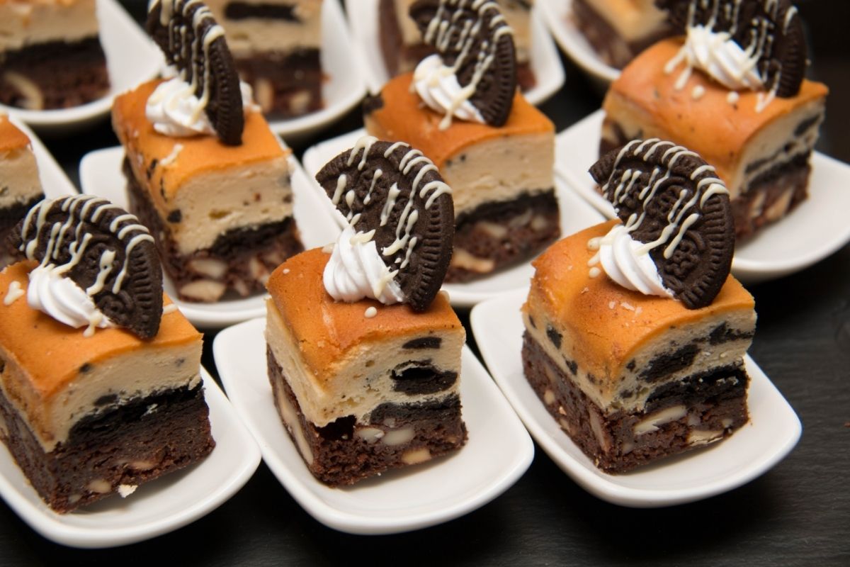 Cookies N Cream Oreo Cake Roll - What Kate Baked