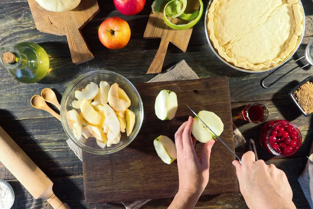 How To Slice Apples For Pie?