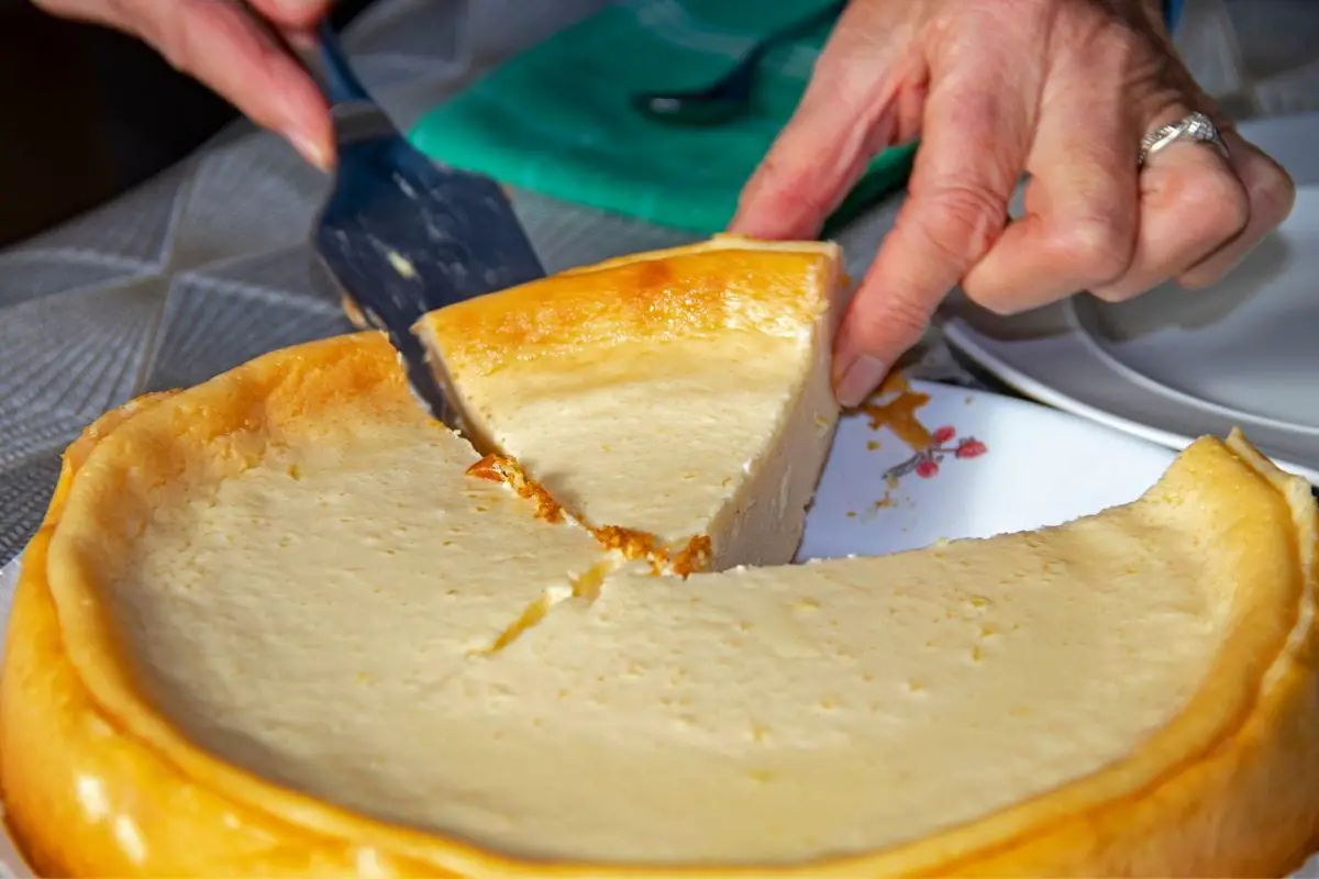 Cutting A Cheesecake
