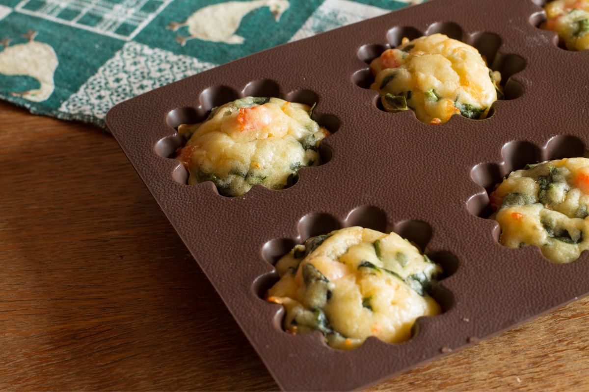 How To Use Silicone Bakeware - What Kate Baked