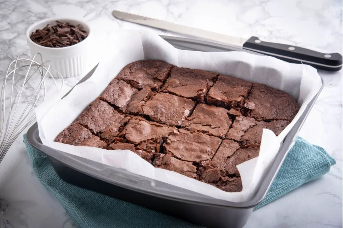 Remove Brownies Out Of Pan (1)